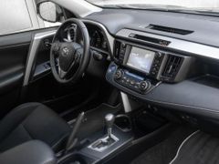 TOYOTA RAV 4 2.5 4x2 Hybrid Team Deutschland *WKR*