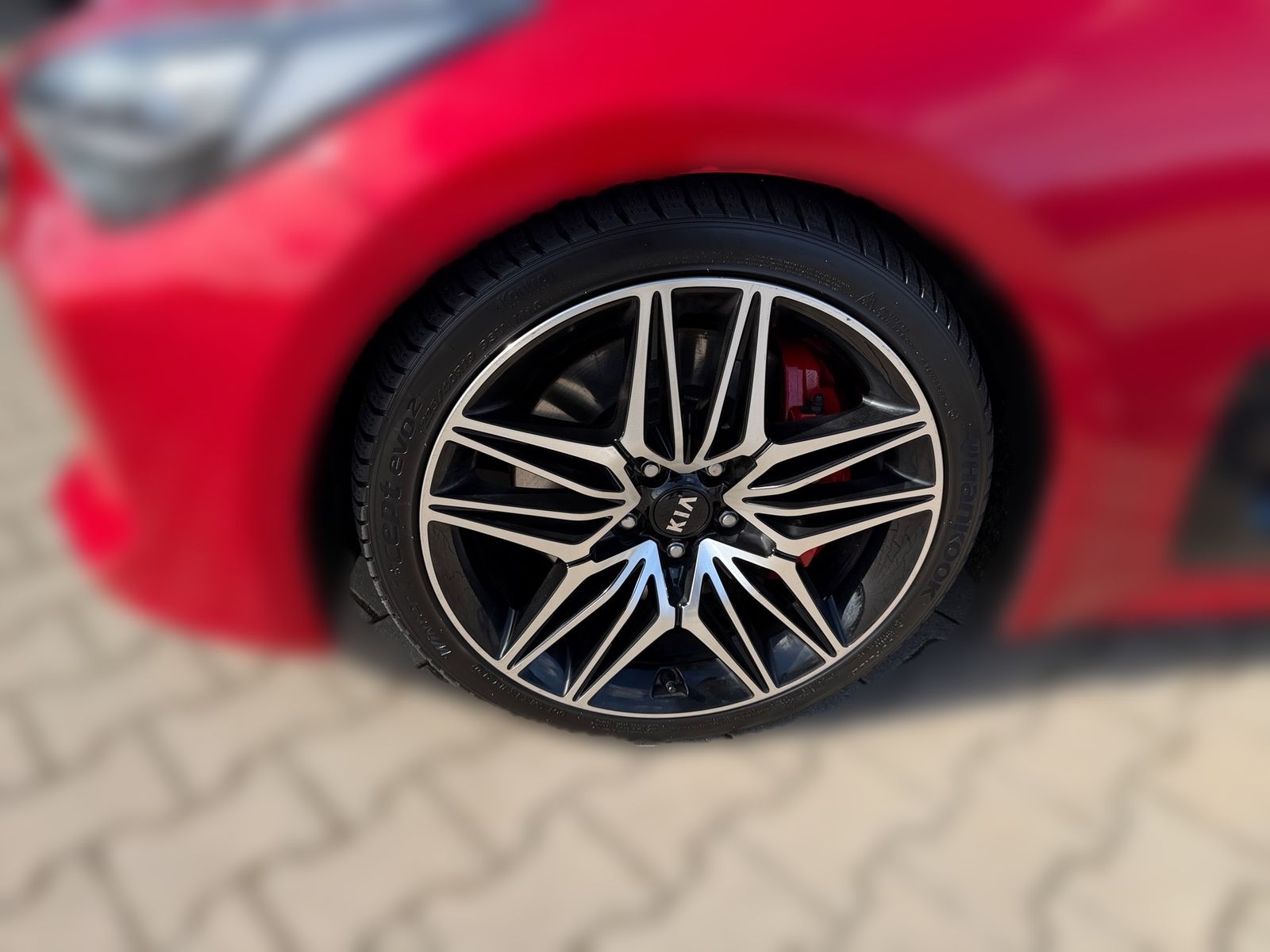 Fahrzeugabbildung Kia STINGER 3.3T AWD AT8 GT VEL.LED GD BASTUCK