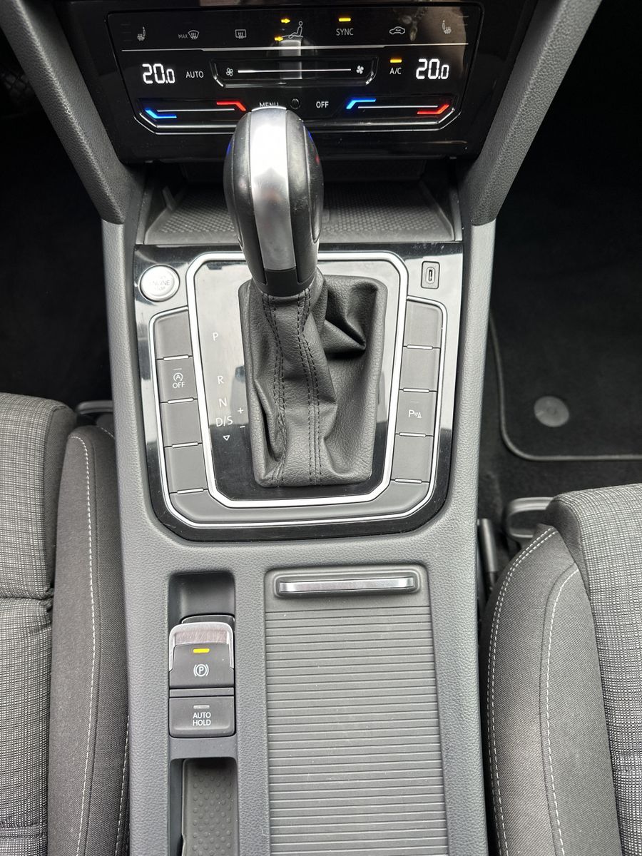 Fahrzeugabbildung Volkswagen Passat Variant 2.0 TDI DSG Business NAV+LED+AHK
