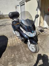 Piaggio X8 200 - PIAGGIO ROLLER 200
