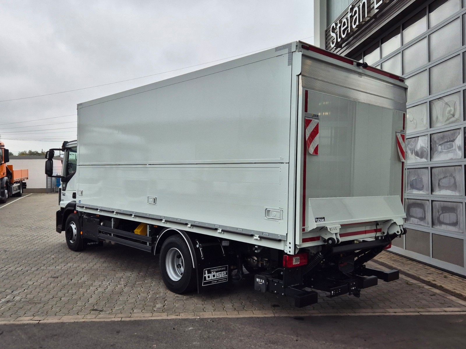 Fahrzeugabbildung Iveco Eurocargo ML160E28/FP Böse Schwenkwand LBW 2xAHK