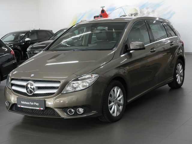 Mercedes-Benz B 180 CDI SPORT/NAVI/STNDHZG/AHK!