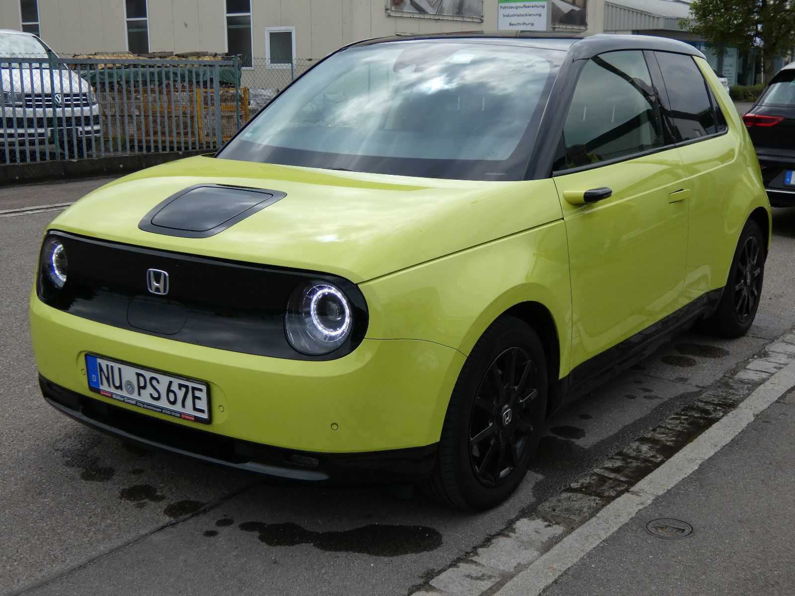HONDA e