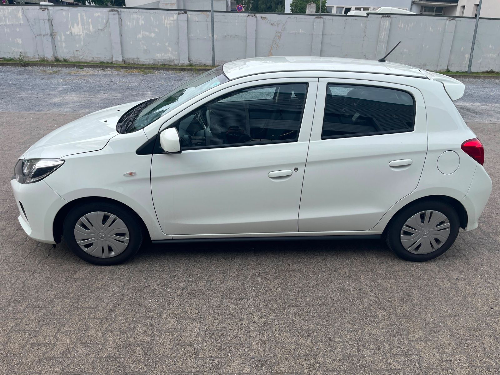Fahrzeugabbildung Mitsubishi Space Star Select