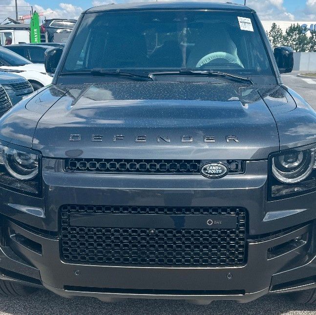 Land Rover Defender  OCTA Edition One PANO HUD 22 Zoll