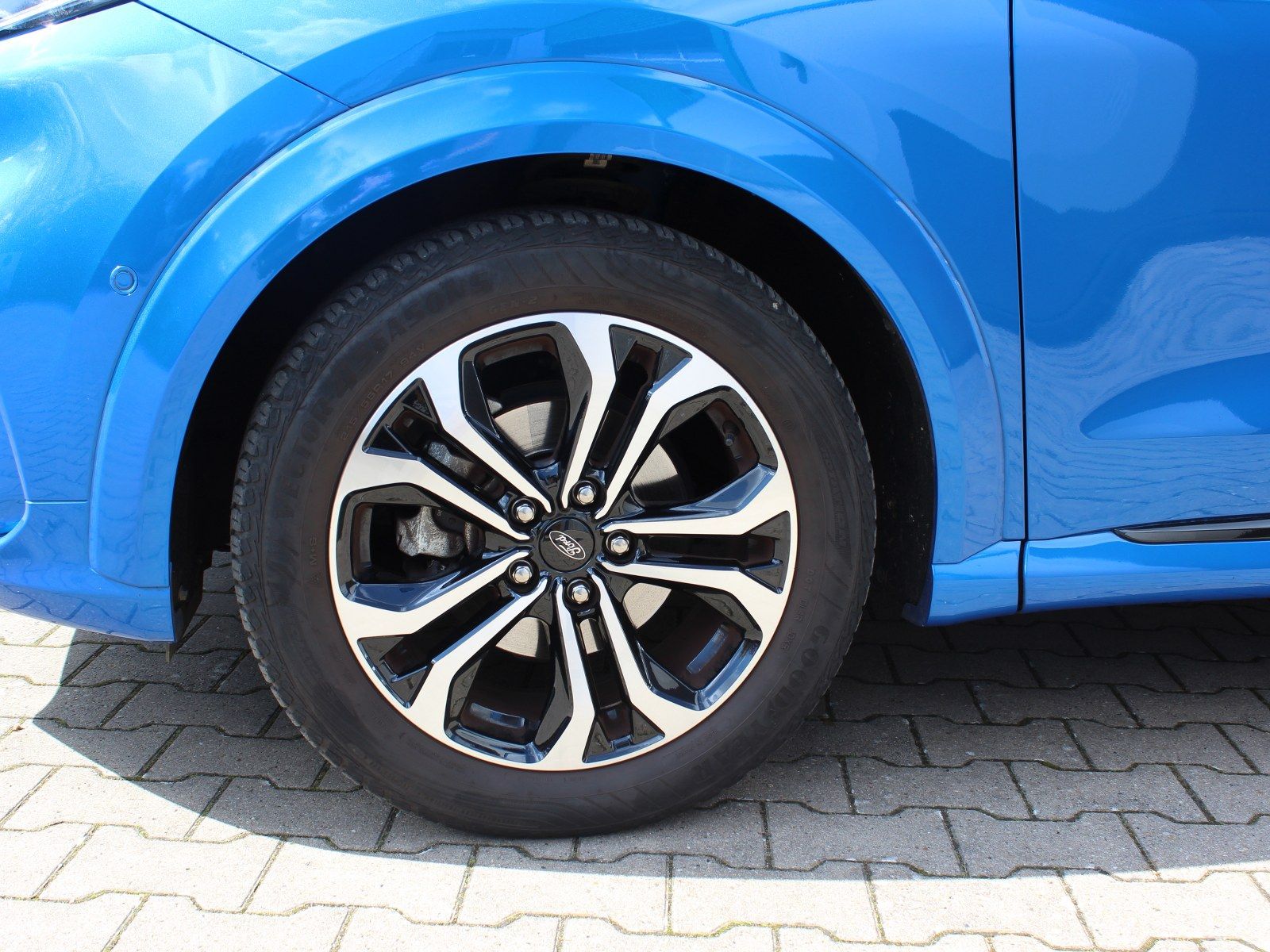 Fahrzeugabbildung Ford Puma ST-Line X 1,0 EcoBoost Mild Hybrid