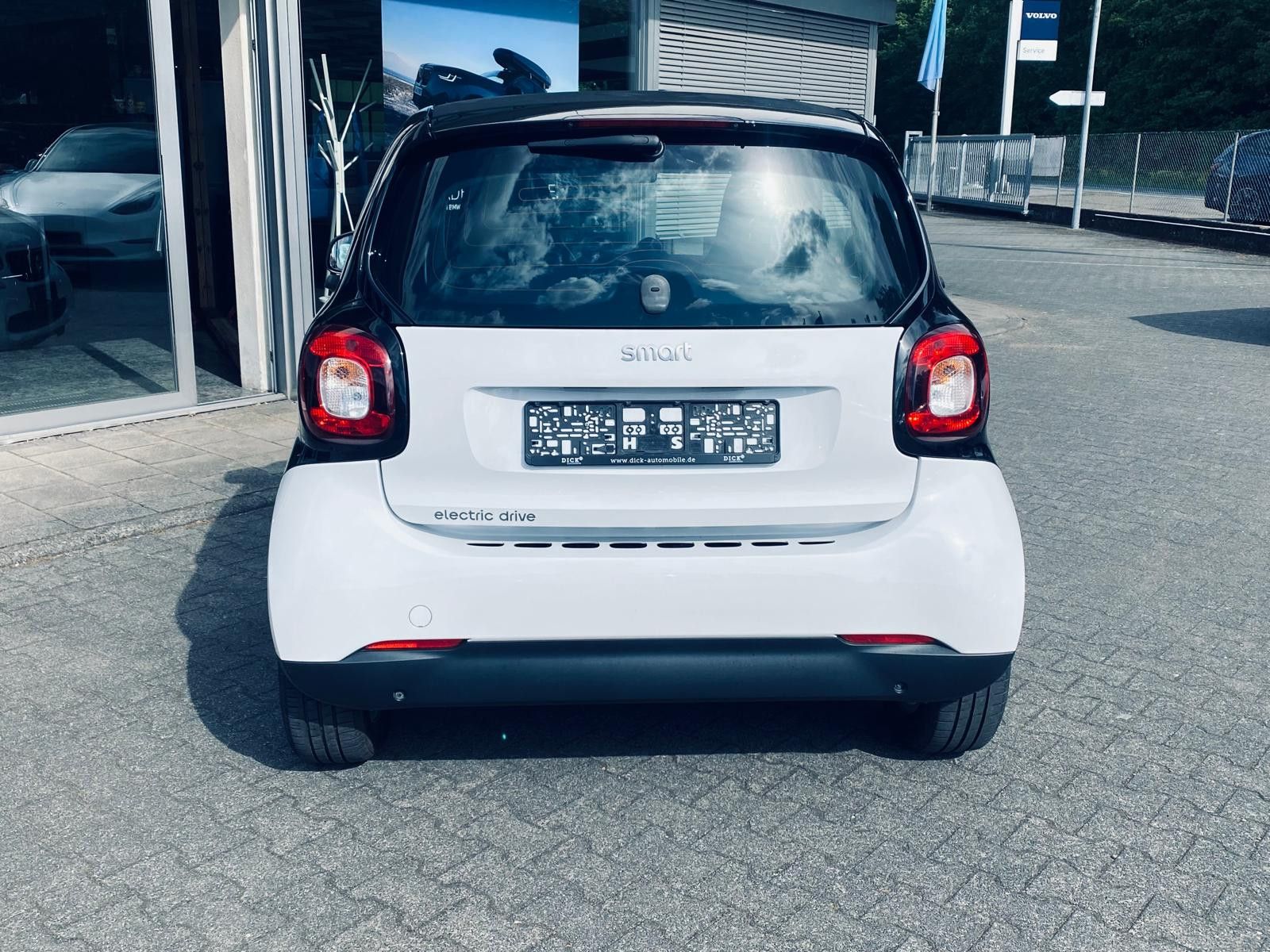Fahrzeugabbildung Smart ForTwo electric drive 60KW GEPFLEGT+TEMP+MFL+LM