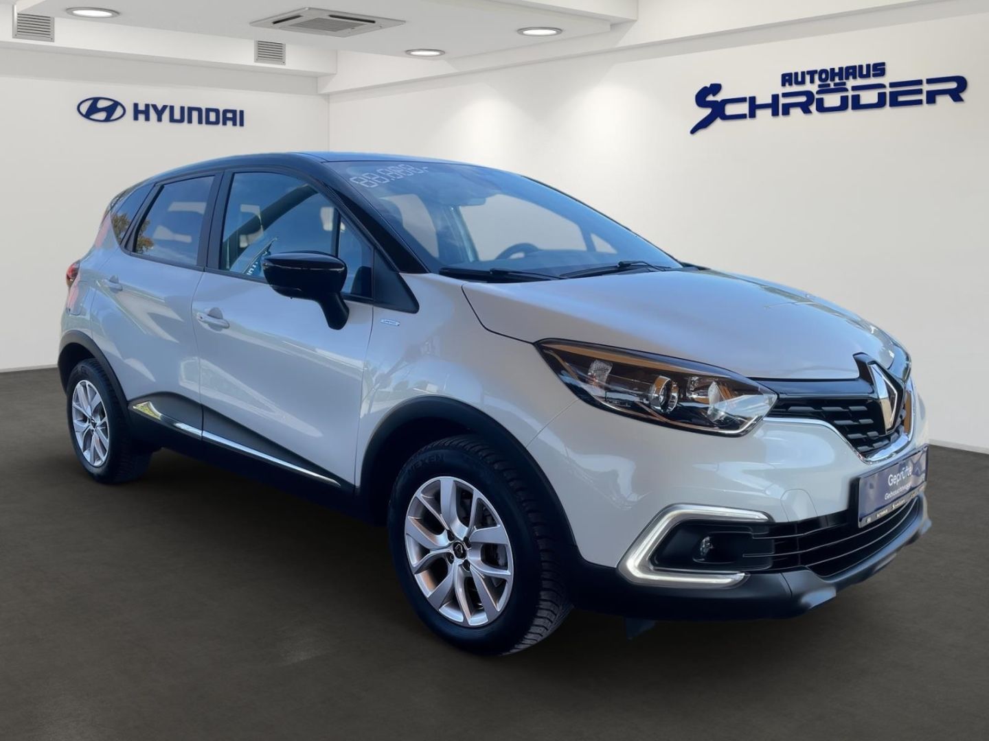 Fahrzeugabbildung Renault Captur 1.3 Limited Allwetter Sitzheizung Tempoma