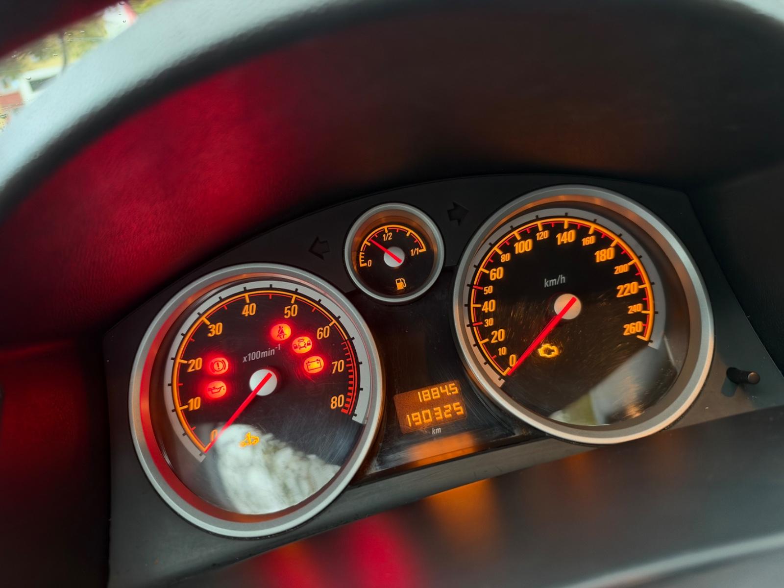 Opel Astra 2004 — interior