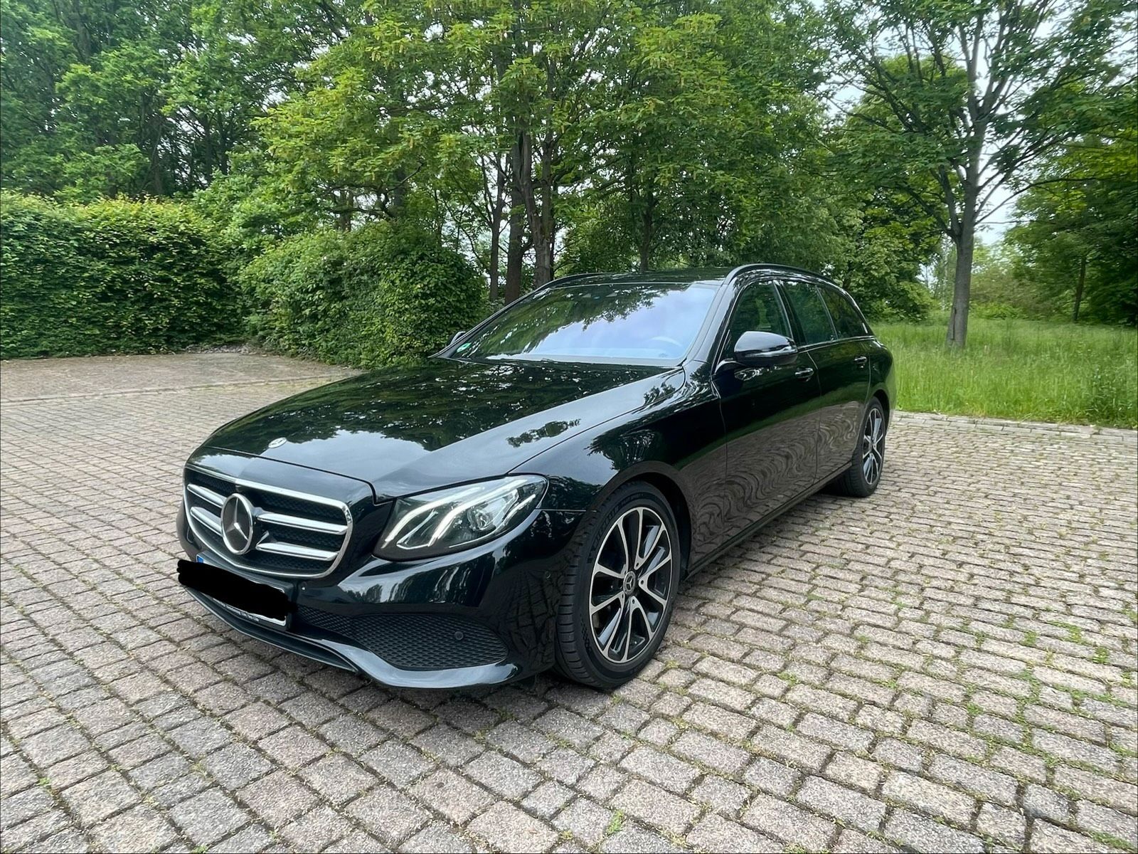 MERCEDES-BENZ Mercedes E Klasse 220d NightPaket
