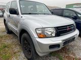 Mitsubishi Pajero  3,2 121kw klima 4x4 - gebrauchte Mitsubishi Pajero aus dem Jahr 2000