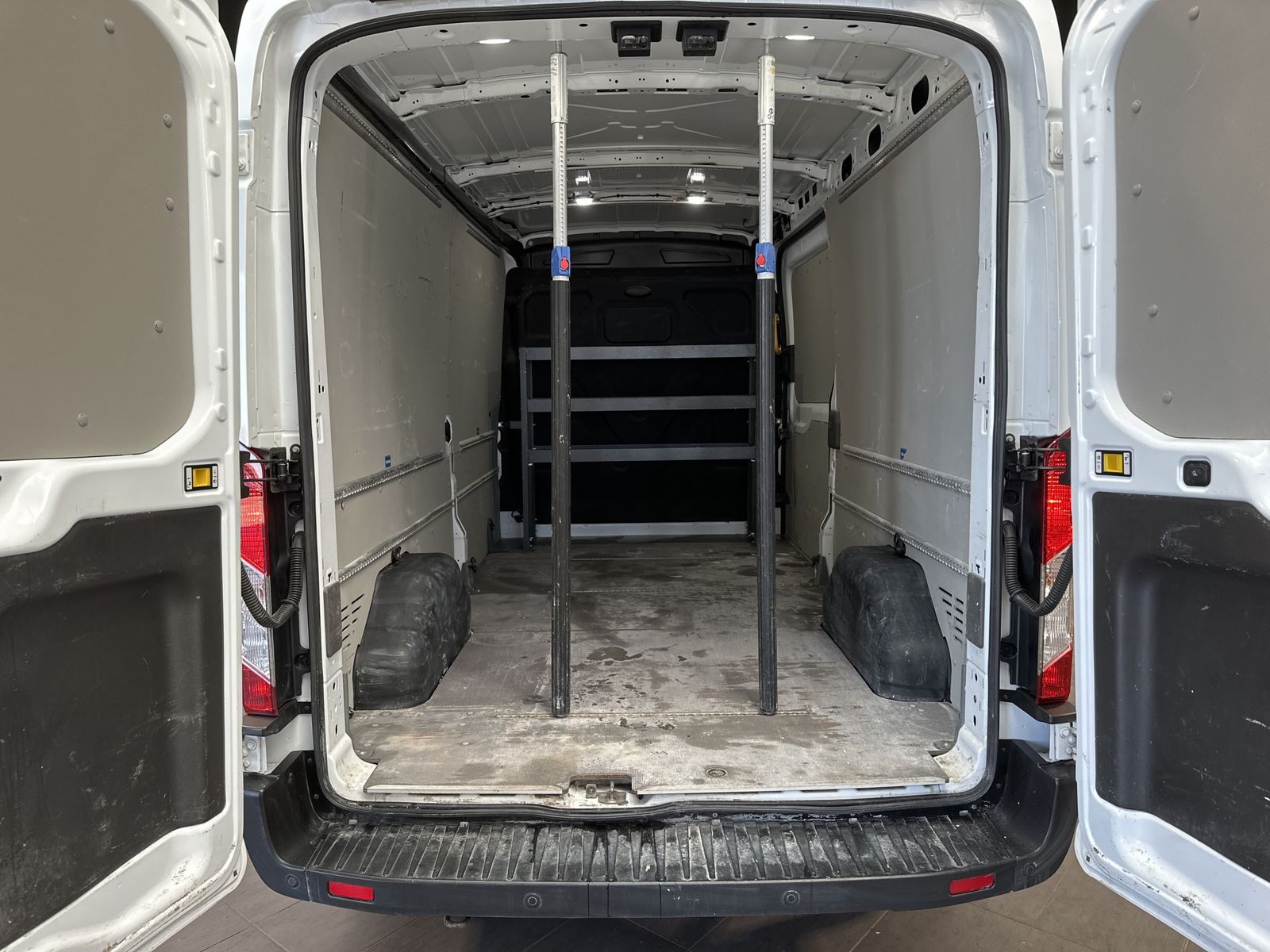 Fahrzeugabbildung Ford Transit 350 L3 NAV+KAMERA+CARPLAY+TEMPO+SHZ+1HD