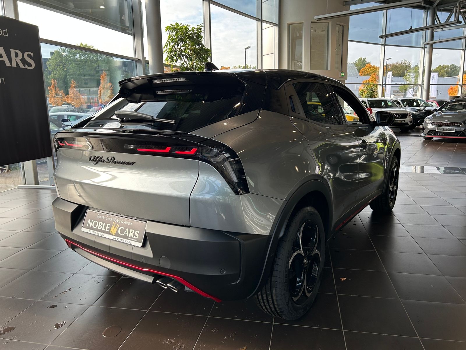 Fahrzeugabbildung Alfa Romeo Junior Ibrida Speciale - Technologie Paket