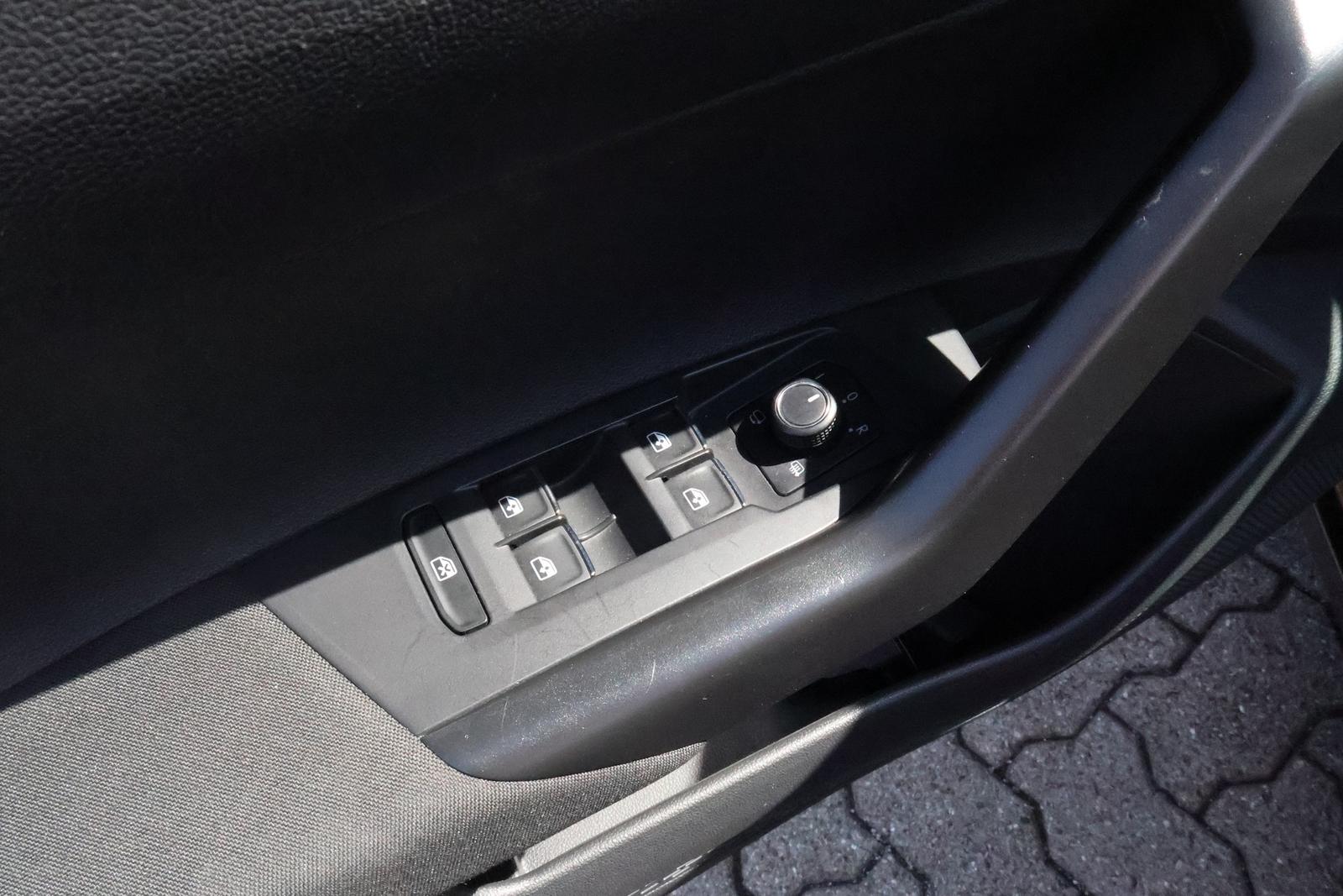 Volkswagen Polo 1.0 Comfortline Navi ACC Klimaaut.