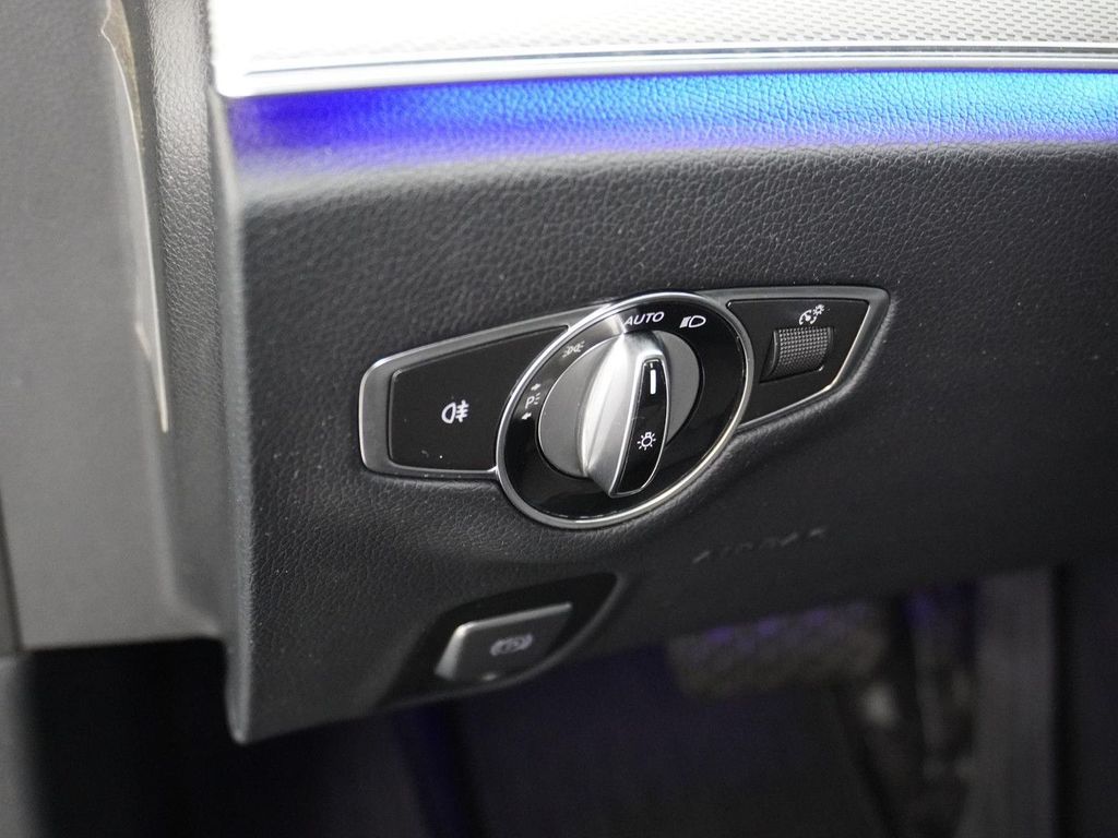 Mercedes-Benz E 350 e Avantgarde AHK Widescreen Sfeer verlicht