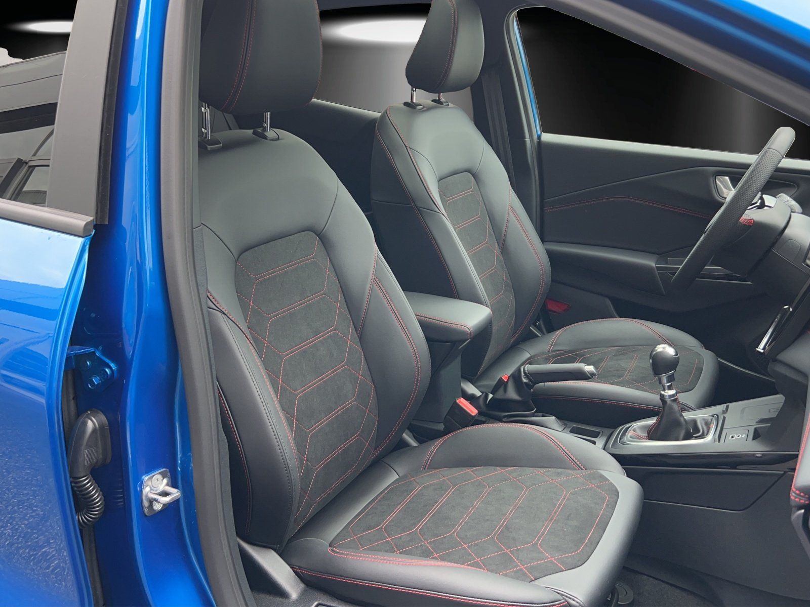 Fahrzeugabbildung Ford Puma ST-Line X Winter Pak. LED Glasdach Alu 19 Z