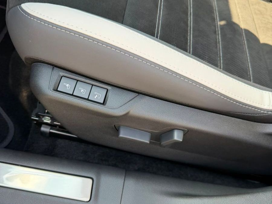 Fahrzeugabbildung Alfa Romeo Junior Ibrida 1.2 Allrad Sport Speciale