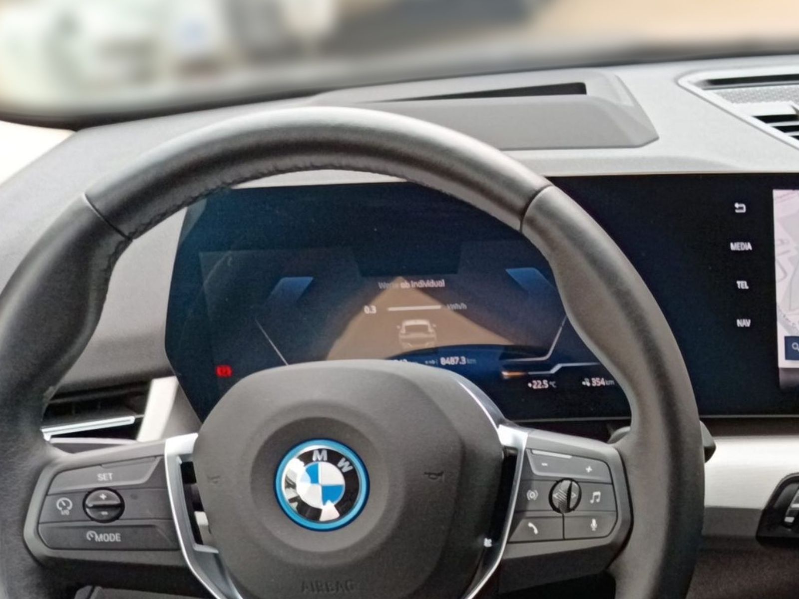 BMW iX2 - Bild 20