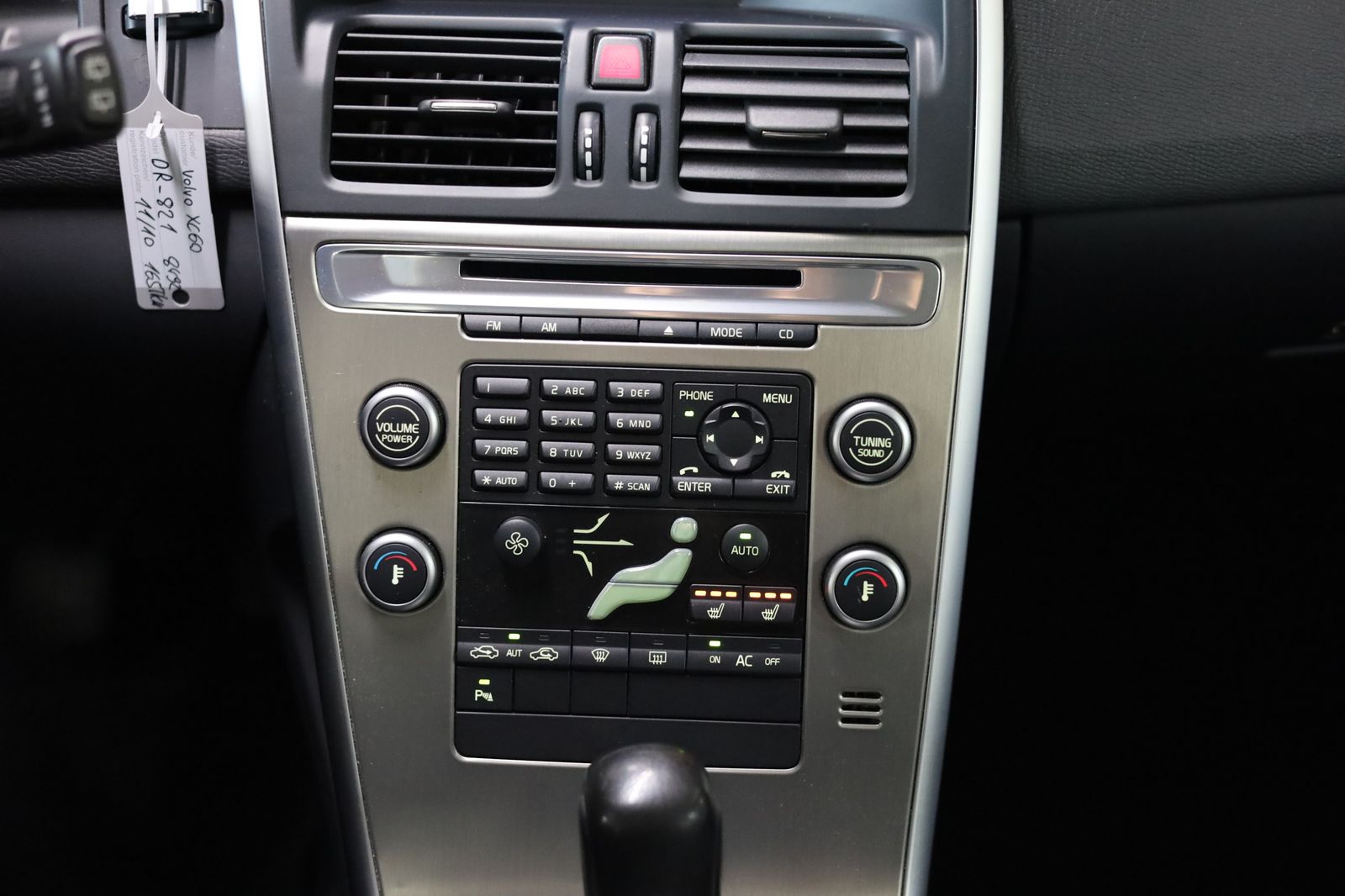 Fahrzeugabbildung Volvo XC60 Summum KAM MEMO LEDER XENON AHK SCHECKHEFT