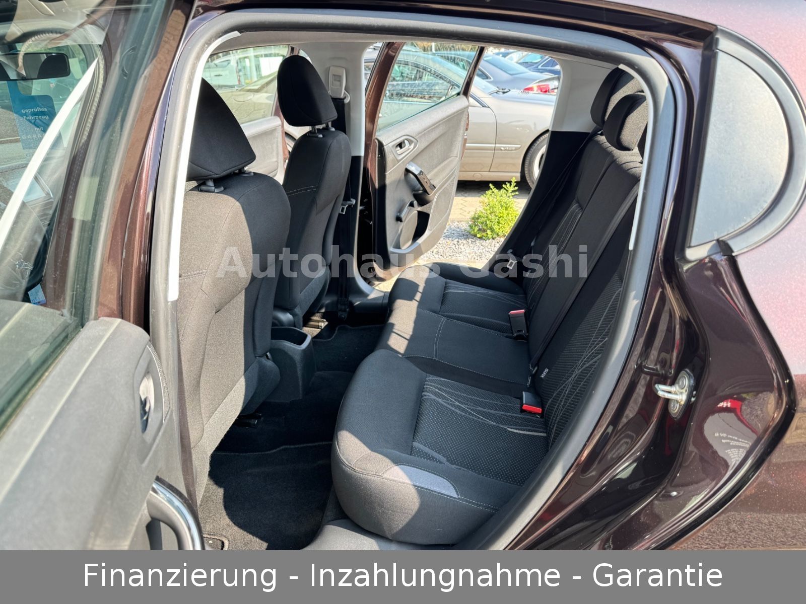 Fahrzeugabbildung Peugeot 208* 2.HD*Klima*Tempomat*PDC*Allwetter-Reifen