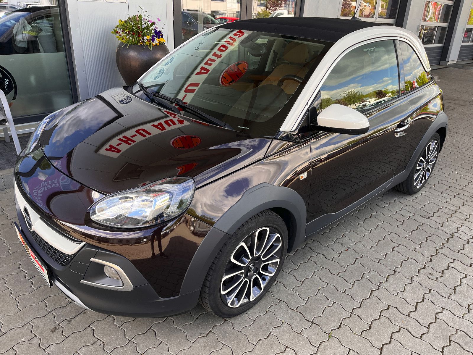 Fahrzeugabbildung Opel Adam Rocks 1.0 Turbo 85 KW Faltdach