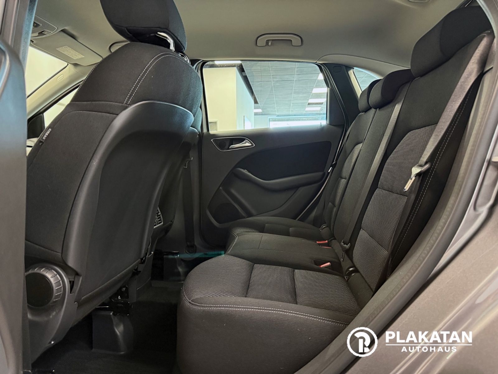 Fahrzeugabbildung Mercedes-Benz B 200 Navi Bi-Xenon Tempomat 1Hand