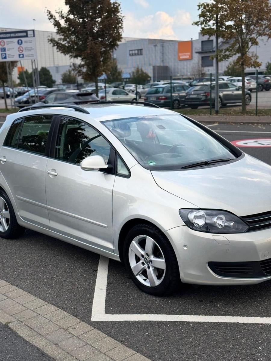 Volkswagen Golf Plus 2011 — двигун 102 HP (75kW)