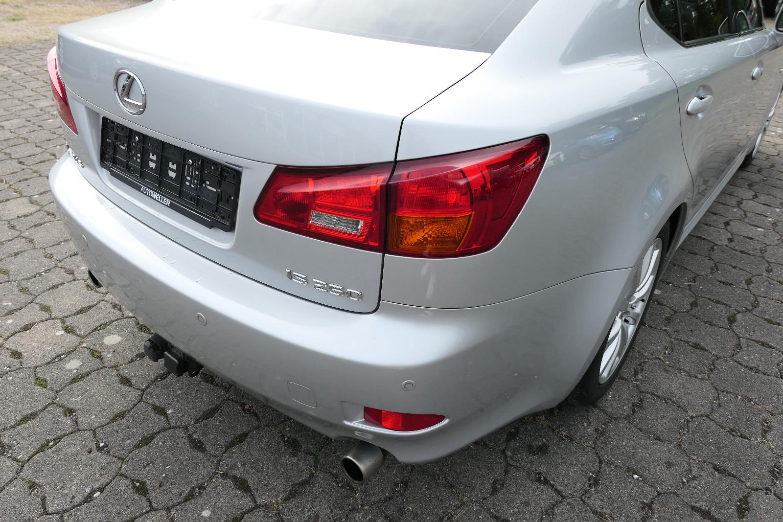 Lexus IS 250 V6 208ch - Attelage - Navi - Sièges ventilés - Xénon - Pneus toutes saisons