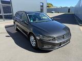 Volkswagen Passat Variant Business 1.5TSI DSG AHK NAVI PDC