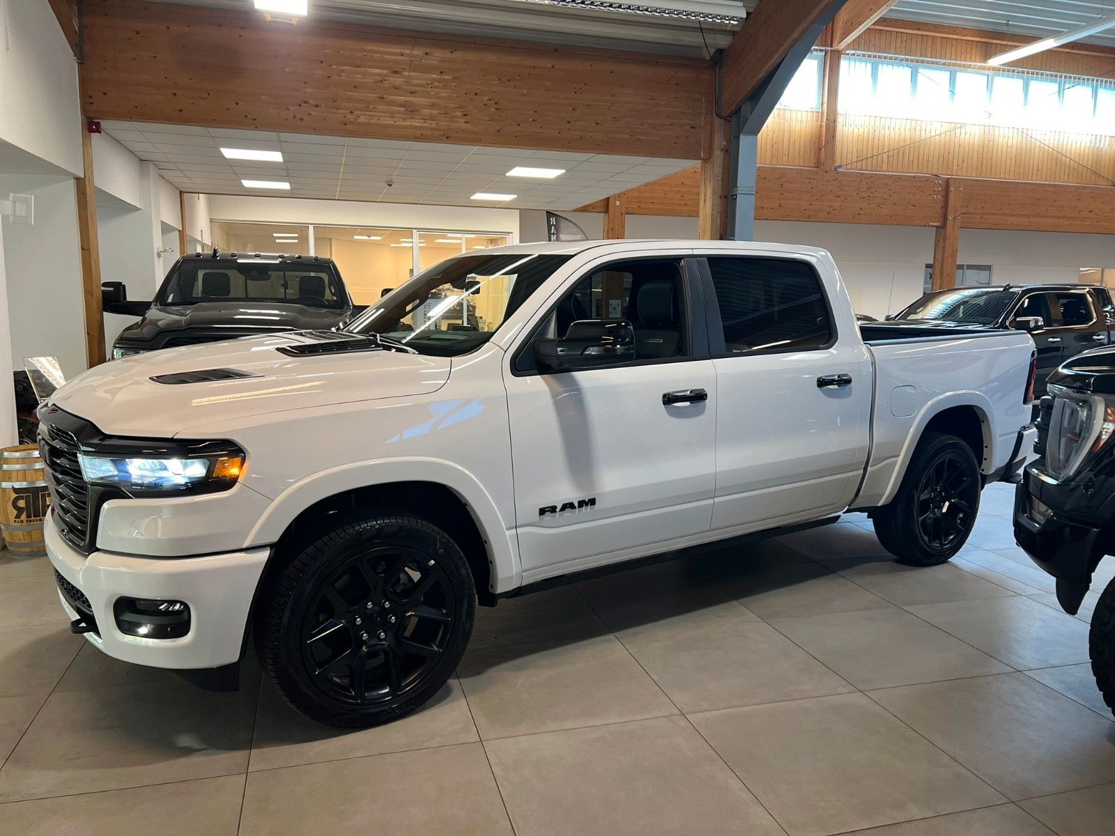 Fahrzeugabbildung Dodge RAM 1500 Laramie Night Premium, *AKTION*