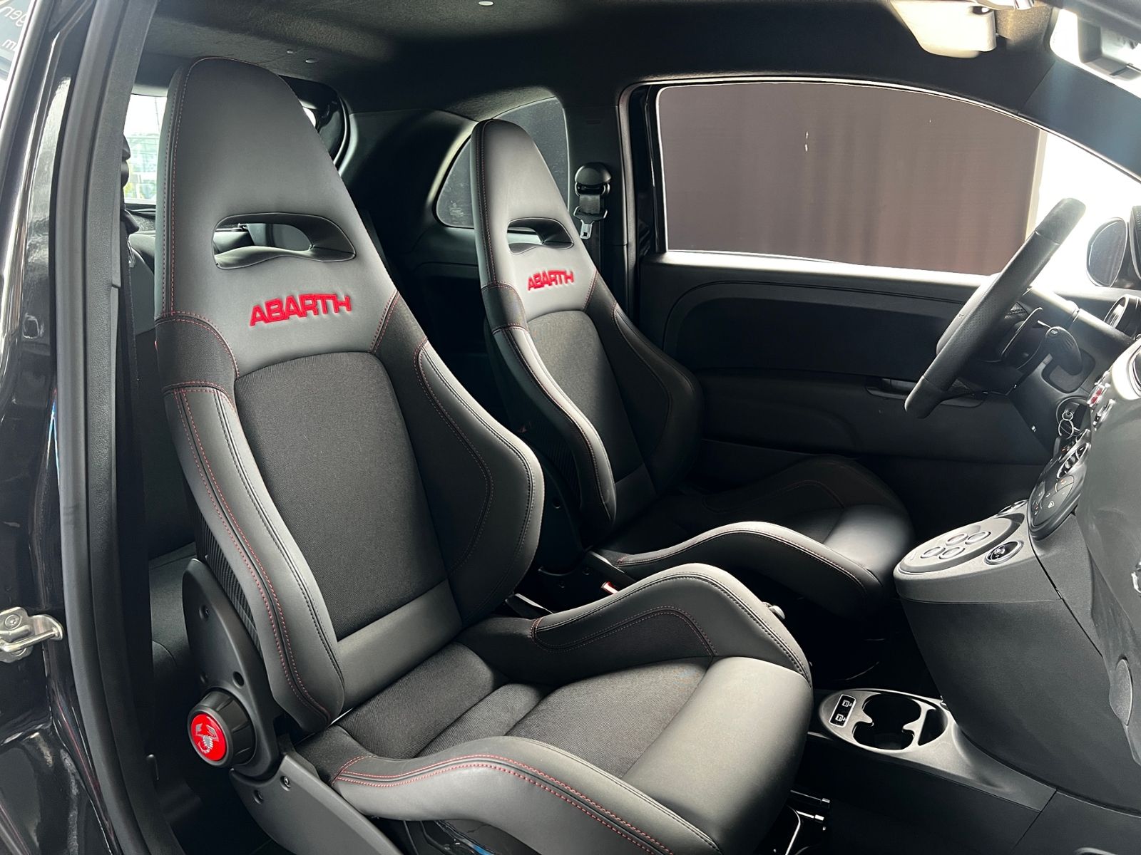 Fahrzeugabbildung Abarth 695 Competizione BEATS XEN NAV PDC ALU