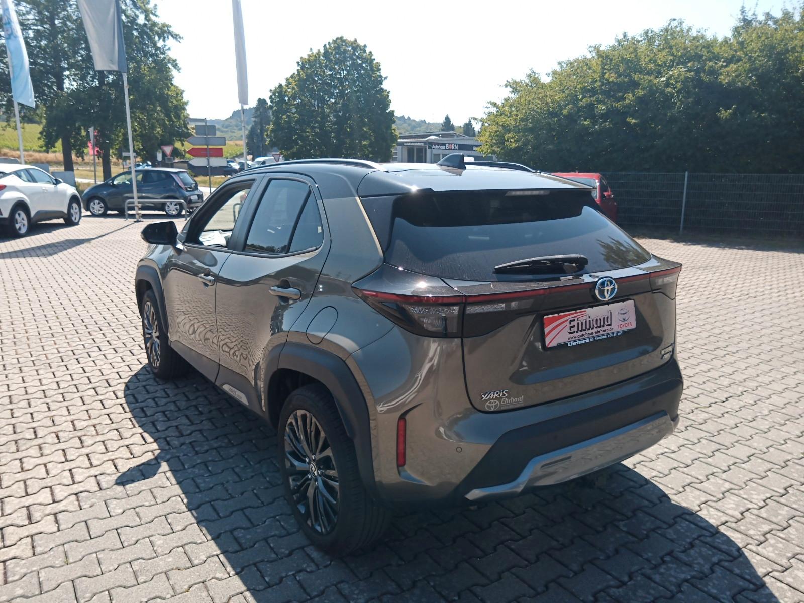 Toyota Yaris Cross Hybrid AWD-i Adventure