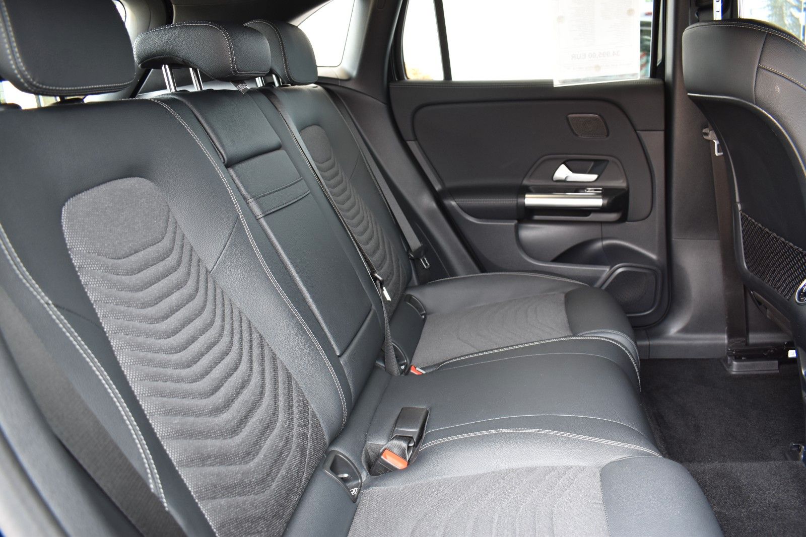 Mercedes-Benz EQA EQA 250+ Progressiv Distronic LED Advanced + foto 10