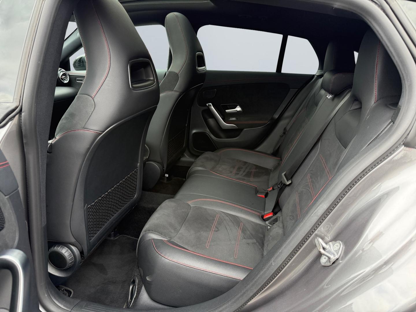 Mercedes-Benz CLA 200 Shooting Brake AMG Line*Pano*LED*Kamera*
