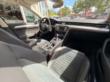 Volkswagen Passat Variant - 11