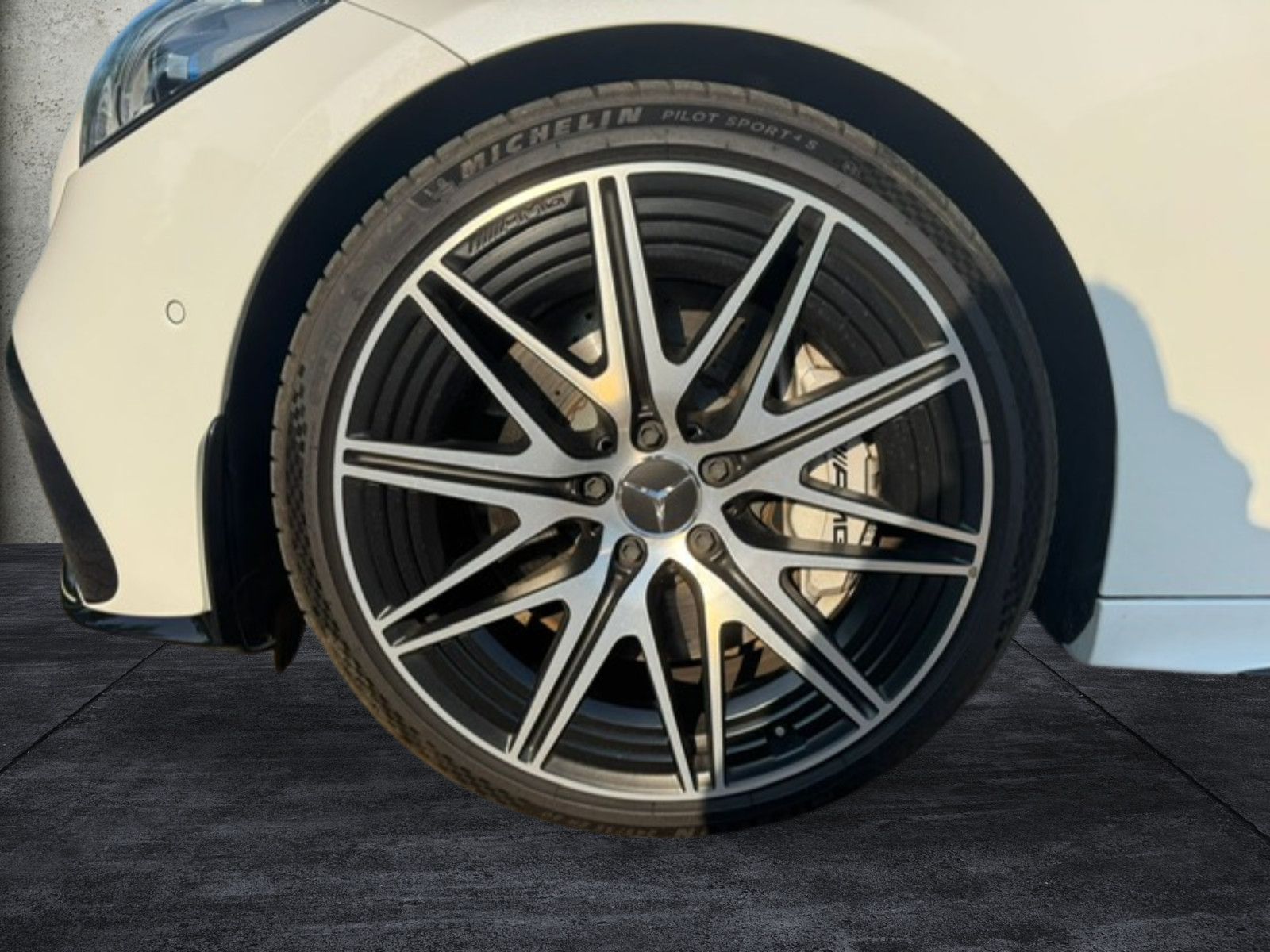 Fahrzeugabbildung Mercedes-Benz C 43 AMG T 4MATIC PANO*DISTR.* AHK*HUD*360°Kam.*
