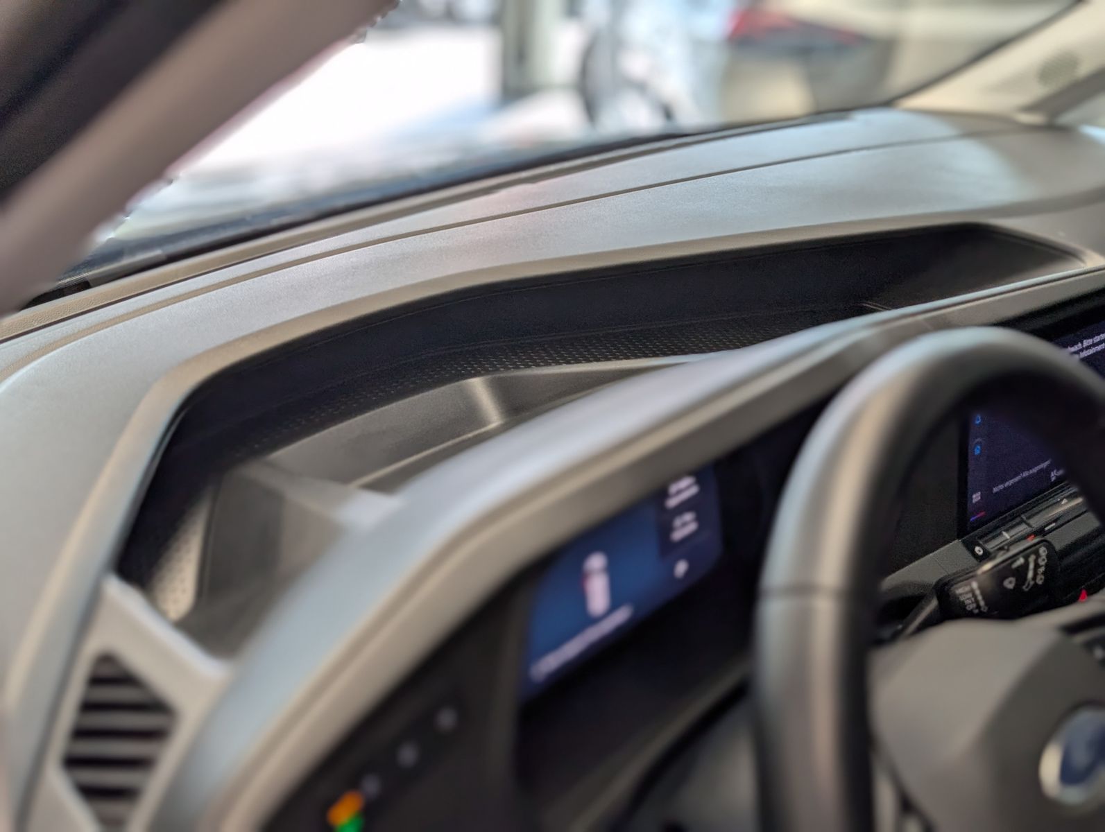 Fahrzeugabbildung Ford Tourneo Connect 2.0 Trend Tempo Navi Klima PDC
