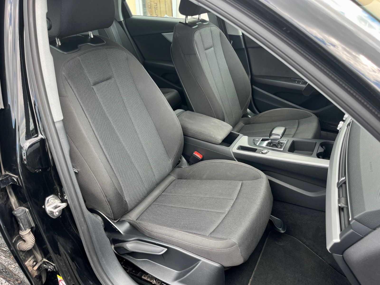 Fahrzeugabbildung Audi A4 Avant 35 TDI basis Aut. Navi LED 1.HAND PDC