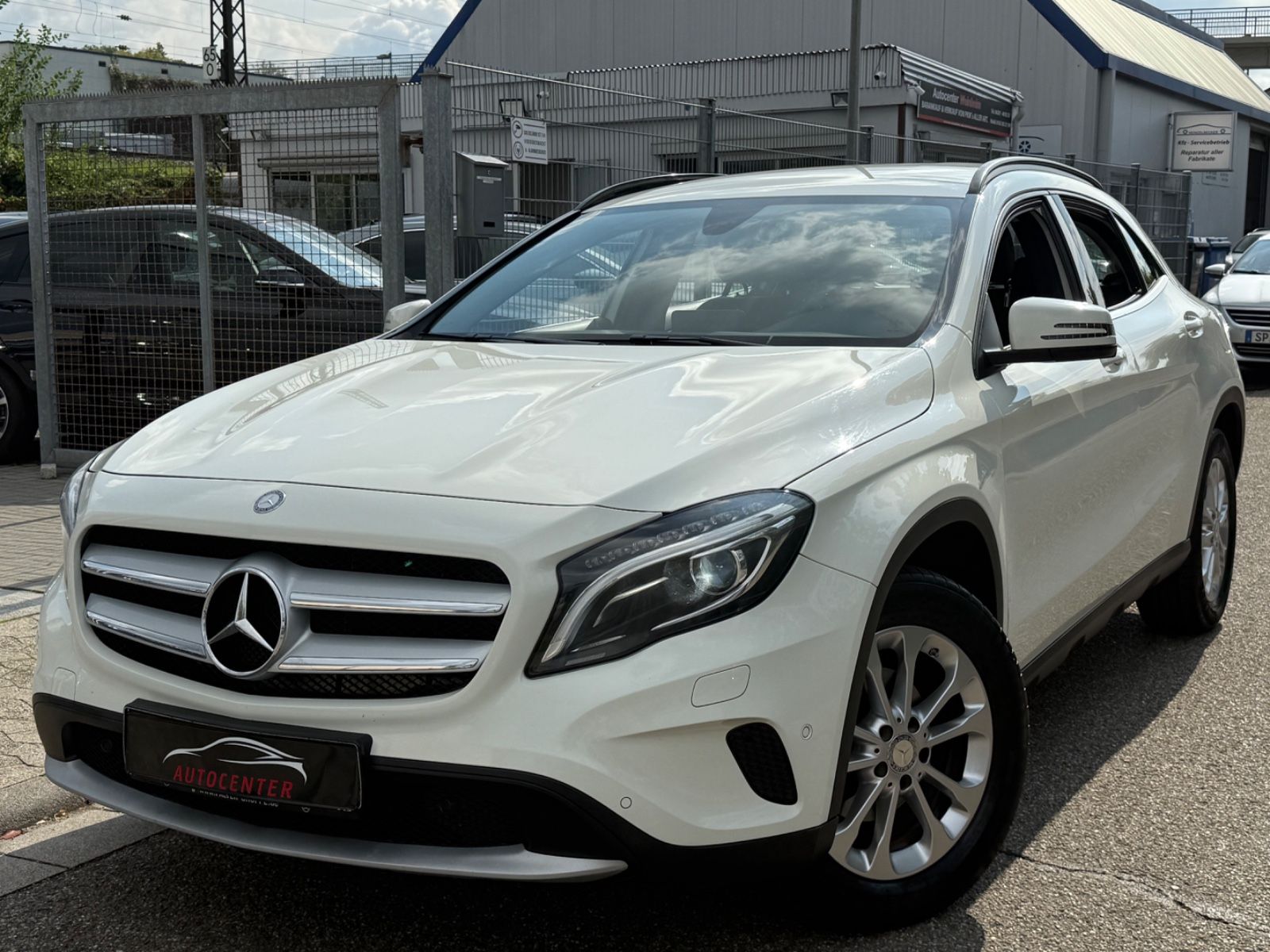 MERCEDES-BENZ GLA 200CDI 4Matic/Automatik/Navi/Bi-Xenon/EURO6/