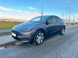 Tesla Model Y Long Range AWD, AHK, Winterräder, 1.Hd. - Tesla Model Y: Limousine