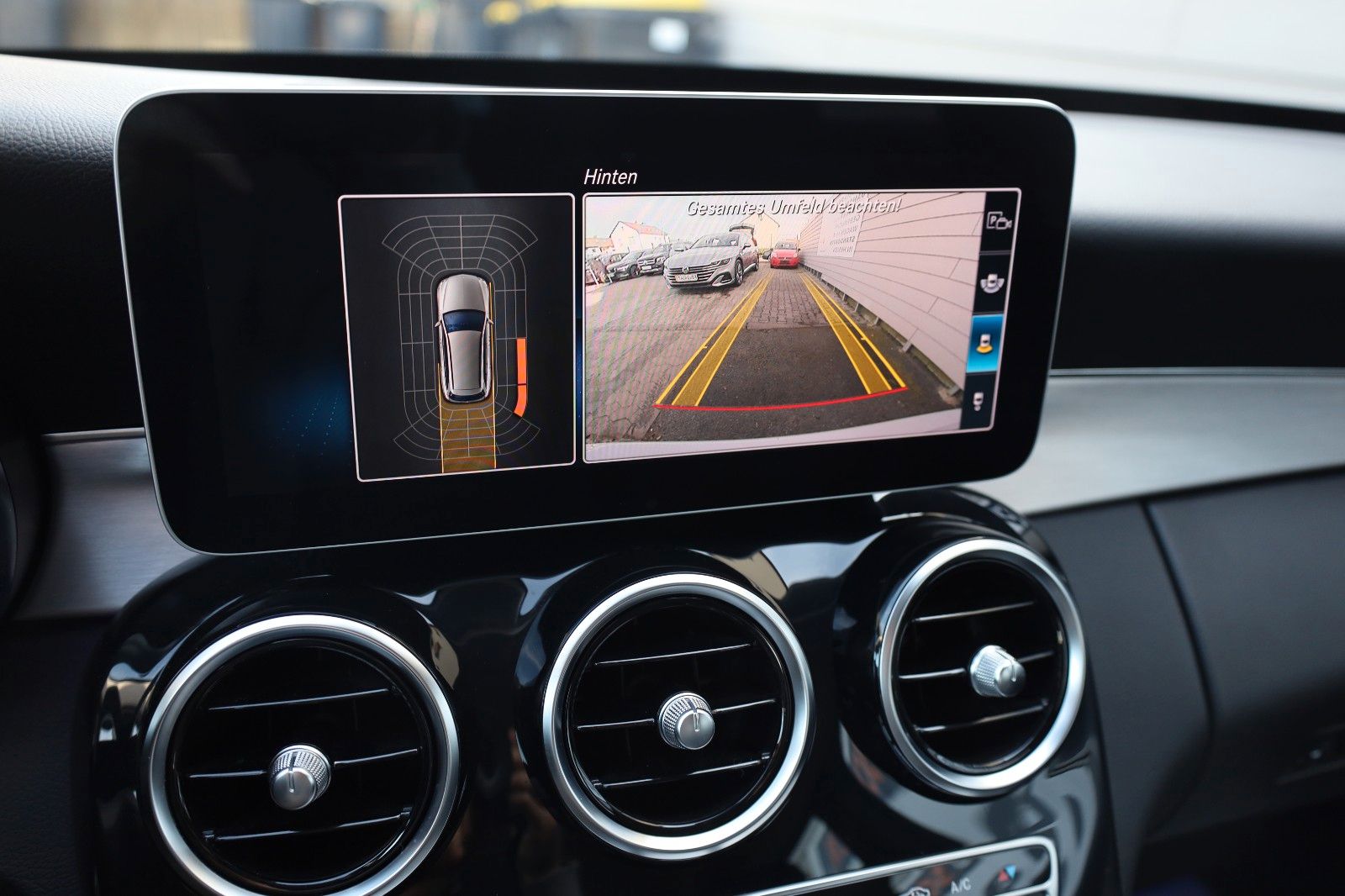 Fahrzeugabbildung Mercedes-Benz C 200d T T.Leder,Apple CarPlay,Kamera,SH,PDC,AHK