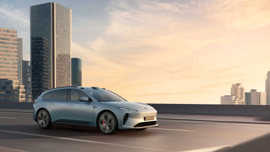 NIO ET5