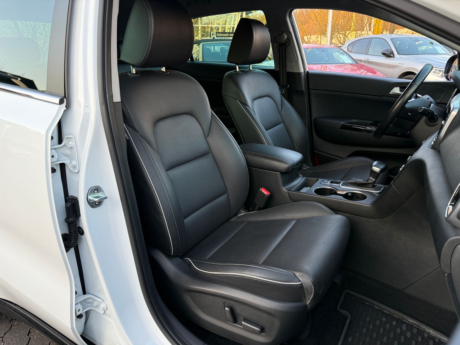 Fahrzeugabbildung Kia Sportage Black Edition KAM LED NAVI