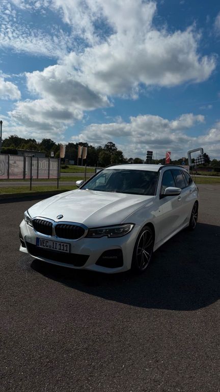 Image of BMW 320