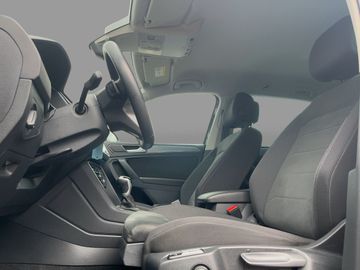 Volkswagen Tiguan - 9