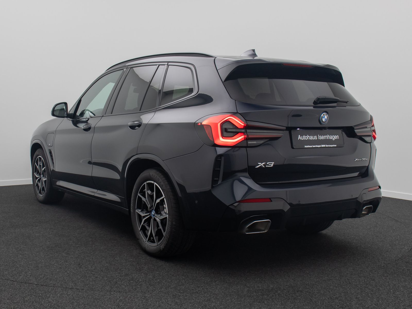 Fahrzeugabbildung BMW X3 xD30e M Sport Laser DAB Kamera HUD Panorama