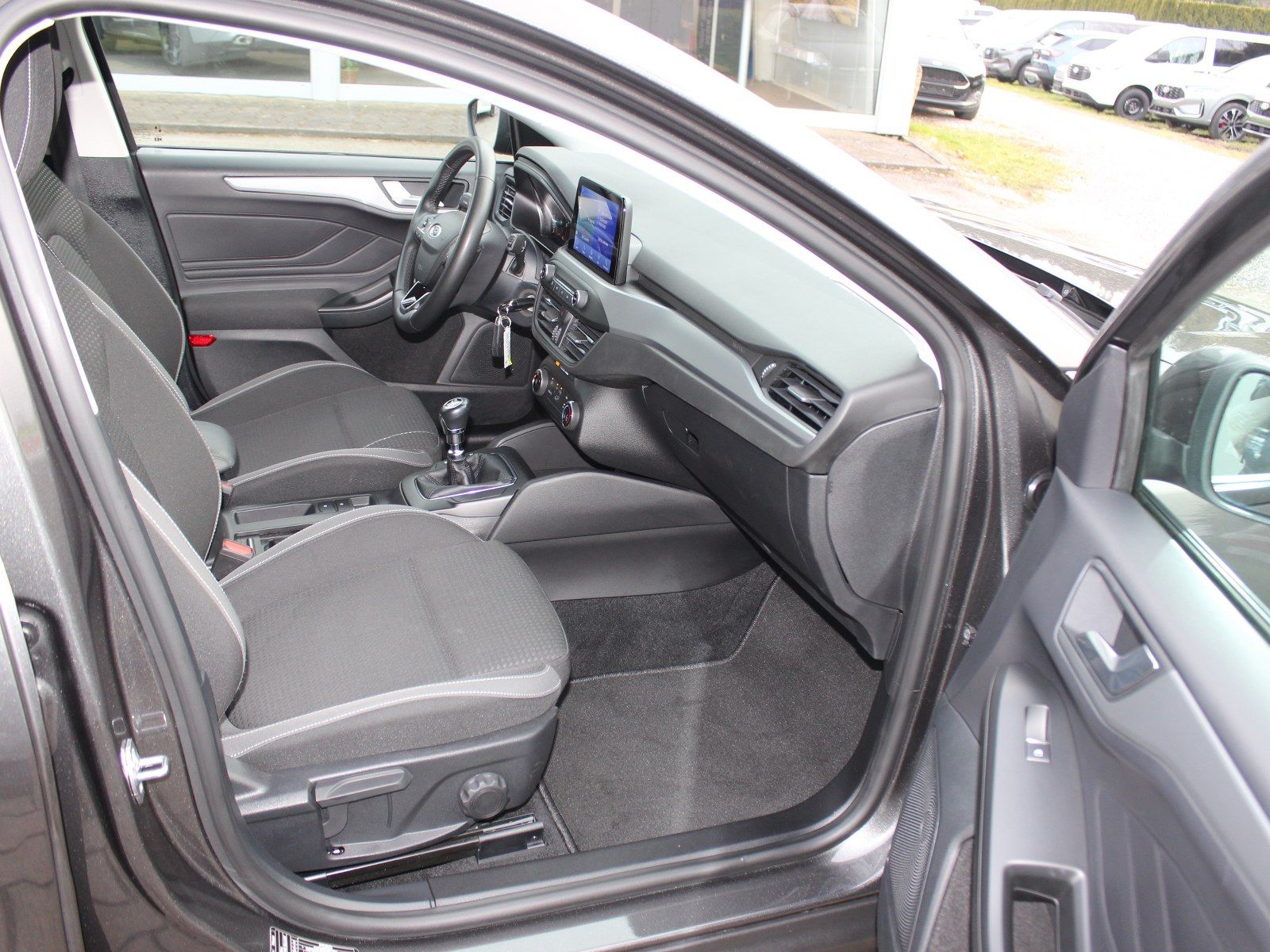 Fahrzeugabbildung Ford Focus Cool & Connect 1,5 EcoBlue