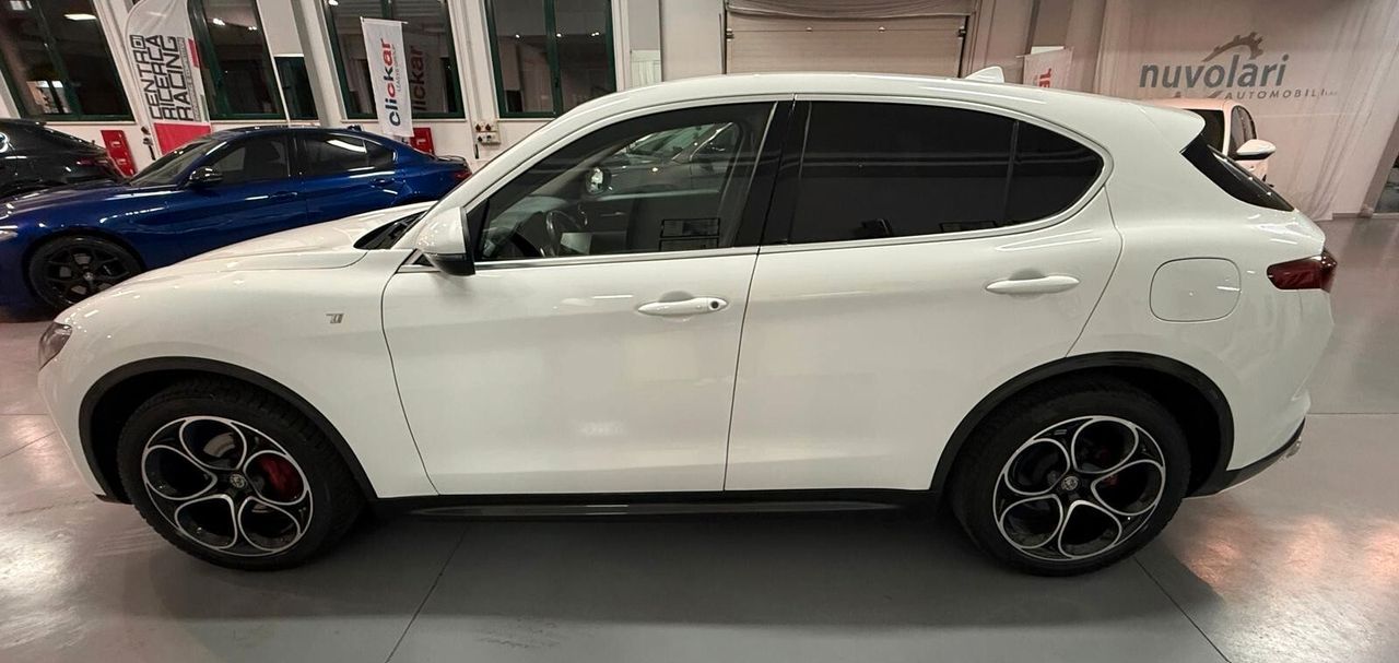 Alfa Romeo Stelvio 2.2 210 CV AT8 Q4 Ti imagem 2