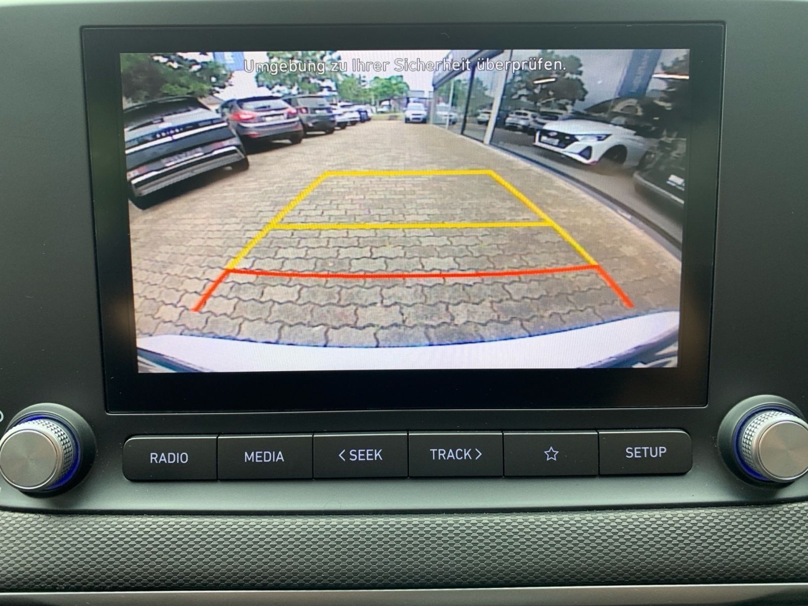 Fahrzeugabbildung Hyundai KONA Select Elektro 11 kW OBC Sitzheizung