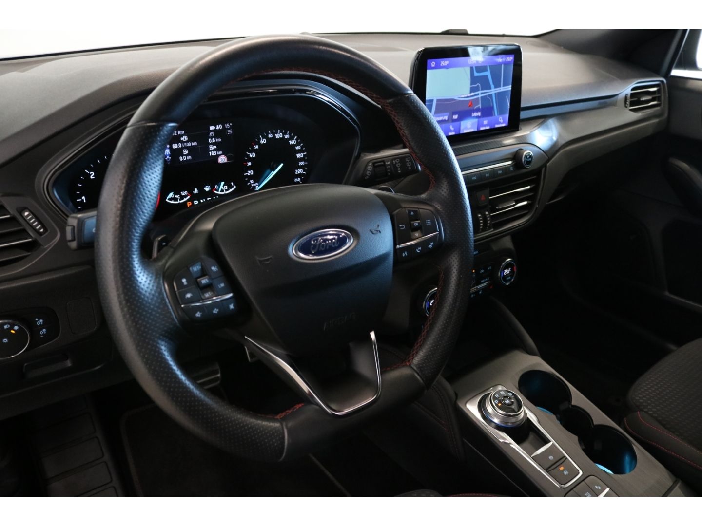 Fahrzeugabbildung Ford Focus Turnier ST-Line Automatik LED Kamera